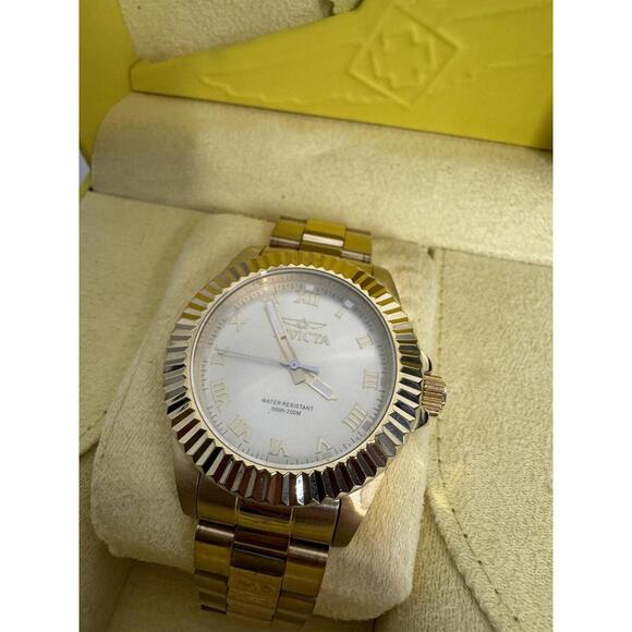 invicta mens watch pro diver Model 16739 Brand New